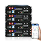Sistema di accumulo con quattro batterie LiFePO4 ECO-WORTHY impilate e controllo remoto tramite app.